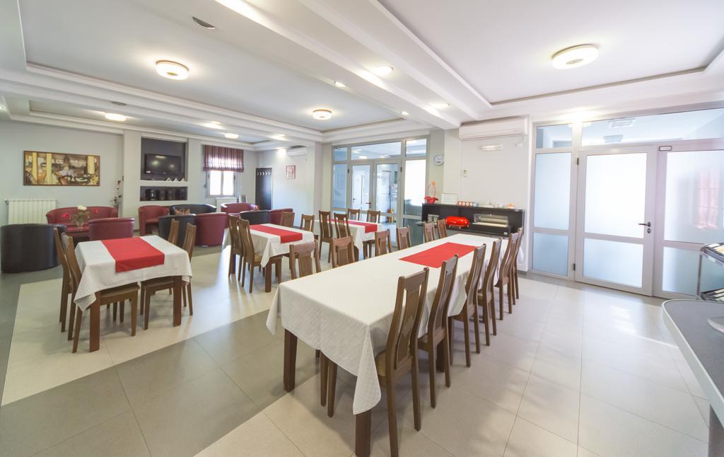 Hotel Piramida Podgorica Eksteriør bilde